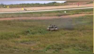 🇸🇩 Sudan gets a bit lost on the obstacle course during Tank Biathlon at the International Army Games 2022