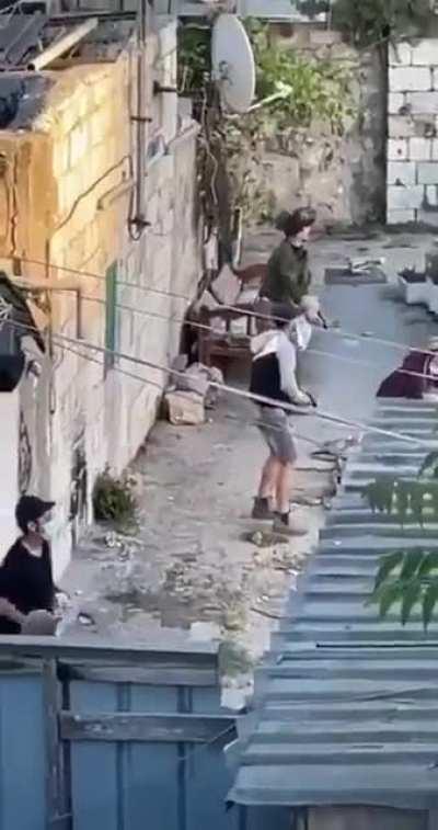 Arabs and Jews clashing in Jerusalem (Sheikh Jarrah)