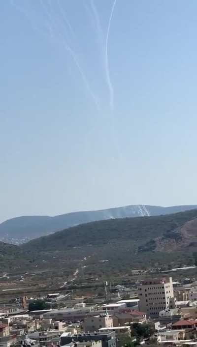 Two Hezbollah rockets falling on northern Israeli town, one directly impacting a house (16/10/2024)