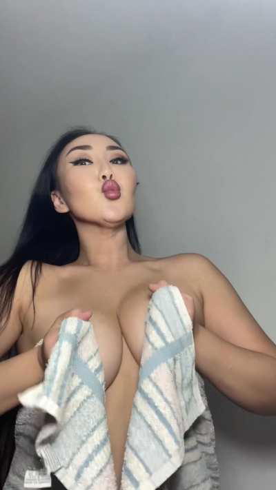 Looking for a guy who's into petite Asian girls with nice tits