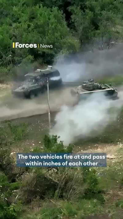 Btr 82 vs Bradley 