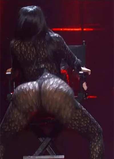 Imagine Nicki riding you like this 😉