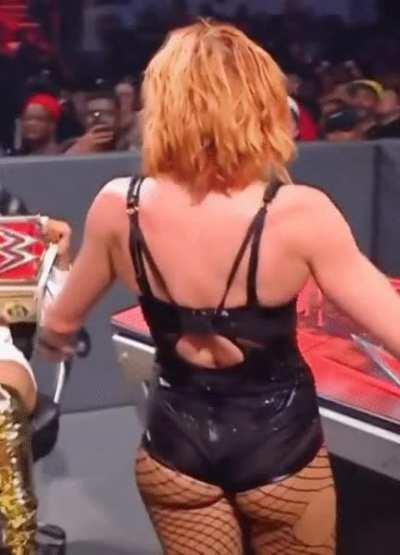 Becky lynch is goated 🖤