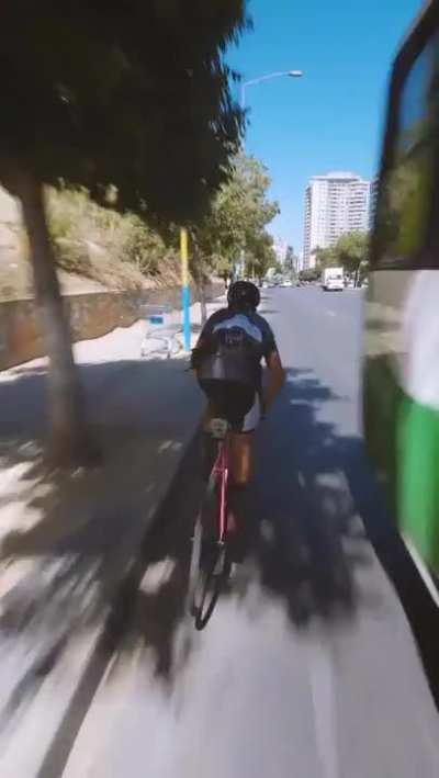 idiot cyclist goes against Transit, thinks he's cool and the main protagonist, encourages others to do the same because it's a &quot;sub culture&quot; | happened in chile