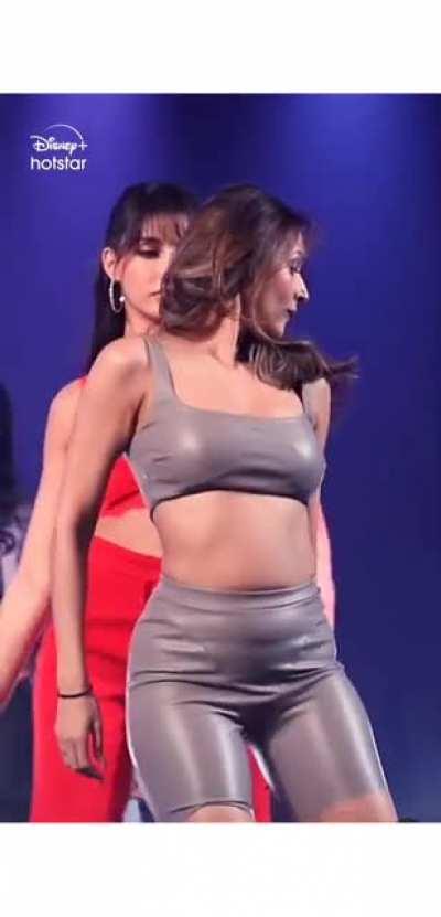 Nora Fatehi and Malaika Arora Khan lesbian dance 🍑