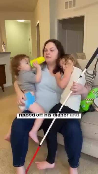 Blind mom showcases unique motherly intuitions