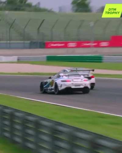 Meanwhile here's some camera work from the DTM. [r/formula1 by u/leercore]