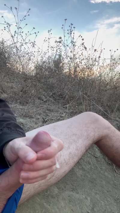 Hiking cum 