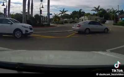 Roundabout completely confuses driver