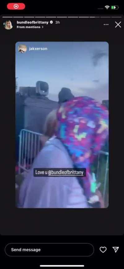 Brittany twerking on lucky fan at Rolling loud yesterday 