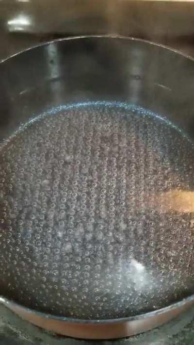 The way the bubbles line up in my new pot