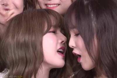 Gfriend - Yerin &amp;amp; Yuju at it Again