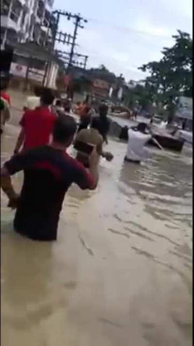 A week's worth of rain turns a whole state into Venice