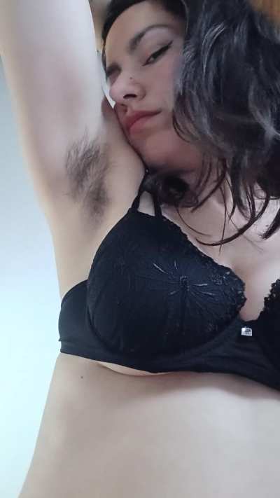 I bet you want to feel the texture of my hairy armpits with your lips and tongue.