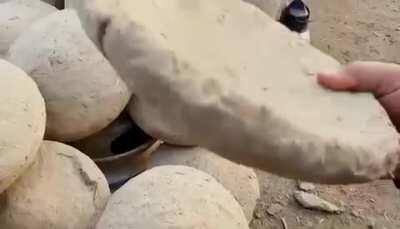 How to keep grapes fresh for six months in Afghanistan, It is called a straw-and-mud tray KANGINA .