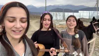 These young Georgian ladies singing a tune (Trio Mandili - Kakhuri)