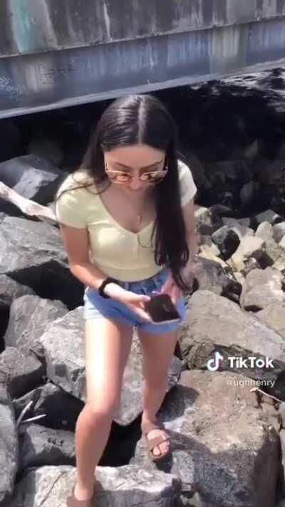 Teens TikTok themselves finding human remains in Seattle