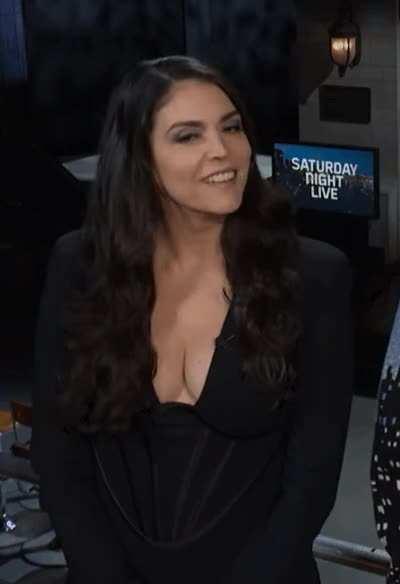 Cecily Strong