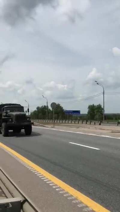 Wagner tanks are already in the Lipetsk region and moving towards Moscow. Looks like they around the M-4 highway where russian army checkpoints are raised.