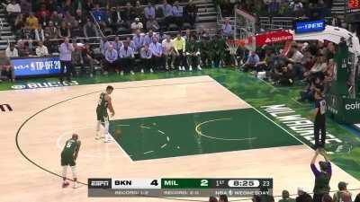 [Highlight] Ben Simmons makes a contested shot and then g...