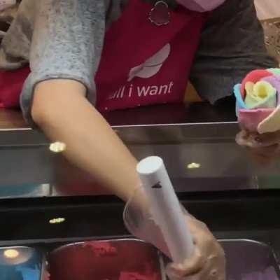 Rose shaped ice cream (roseicesaigon)