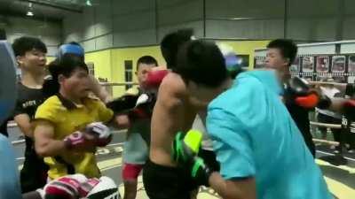 1 vs 10 Sparring Match