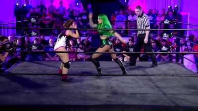 Delilah Doom kicked in the cooter by Shotzi Blackheart