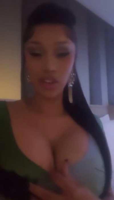 Cardi b nip slip