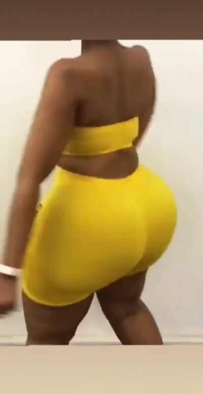 Ass so fat like the sun