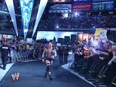 Steve Austin's WrestleMania 19 entrance - One different camera angle can change the whole thing