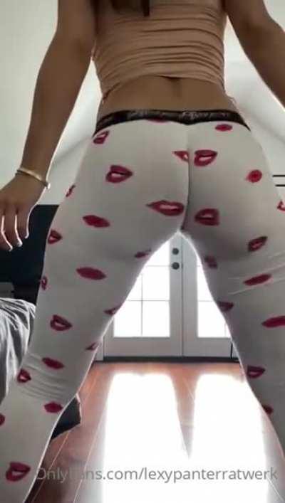 💋 🍑