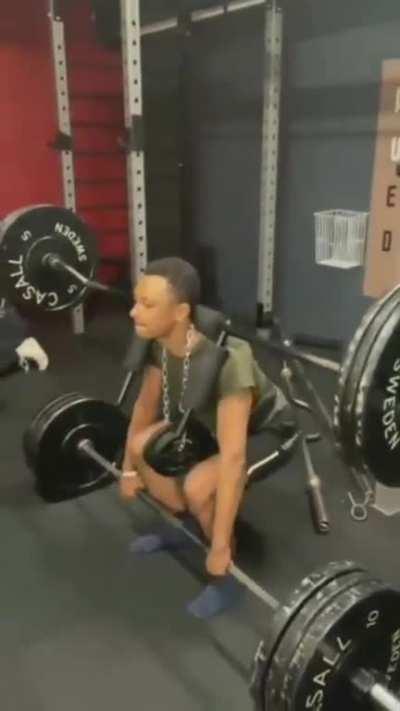 WCGW Lifting two barbells