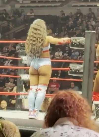 They should let her wrestle in these shorts again 