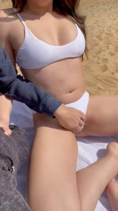 When there’s people walking down the beach and your man says he won’t stop until you cum 🙊 [gif]