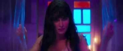 New video: Katrina Kaif in Phone Bhoot (2022) HD.mp4