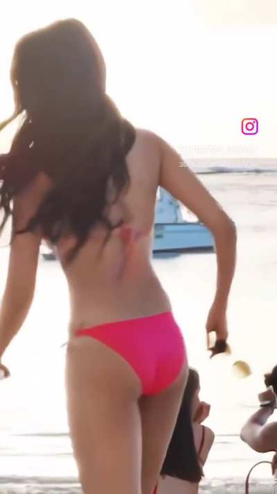 Shraddha Kapoor ass bikini