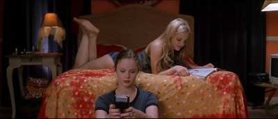 Mena Suvari and Thora Birch