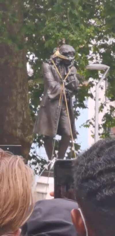 About 20 minutes ago, BLM protestors in Bristol, England tore down a statue of Edward Colston, a very prolific 17th century slave trader