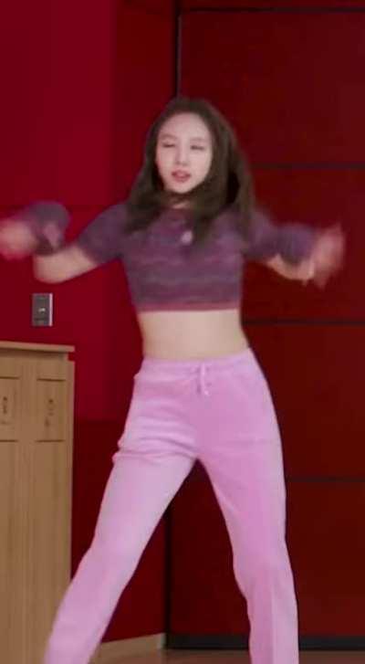 Twice - Nayeon Dance Practice