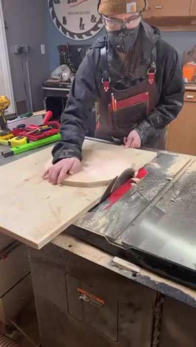 Safety saw saves fingers