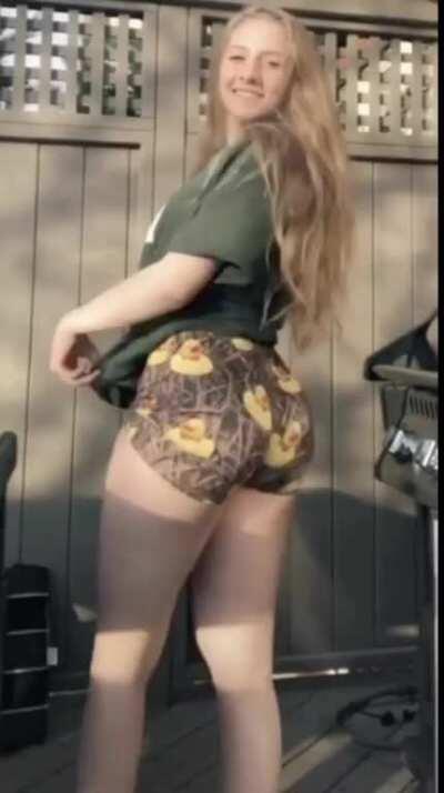 Alannas phat ass - compilation (part 5)