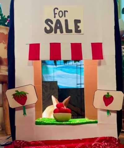 Proof that this bunny actually sells strawberries 🍓