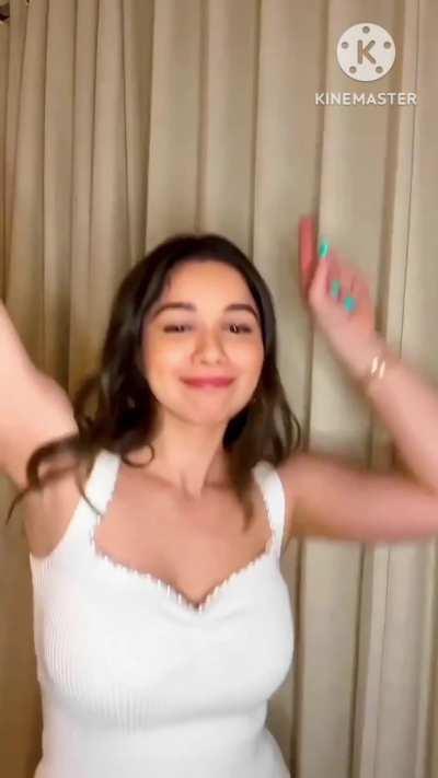 Sara Tendulkar bouncing boobs and armpits