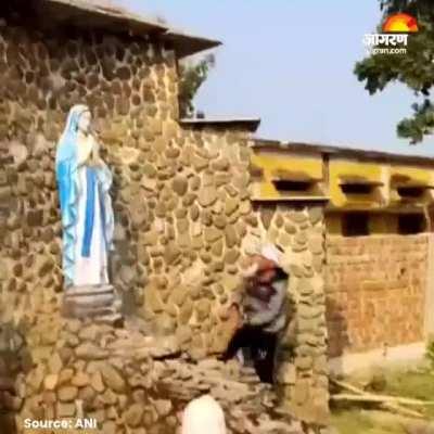 Chhattisgarh: Mass protests by Adivasis, against religious conversions by Missionaries in Narayanpur.