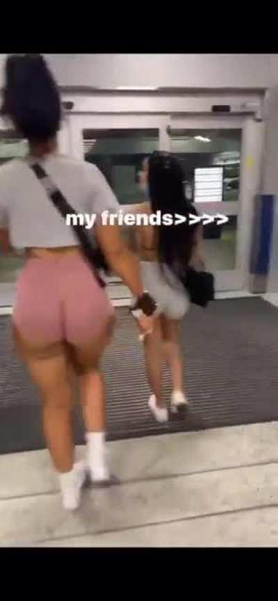 I Fuck Friends 😏😏😍😍🙌