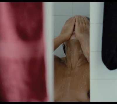 Golshifteh Farahani showering in “Les Deux Amis” (2015).