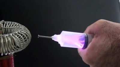 Capturing plasma in a syringe