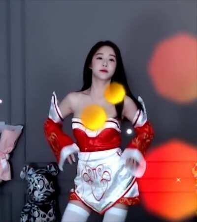 (Crayon Pop) ELLIN - Boobs Spilling Out Of Her Top