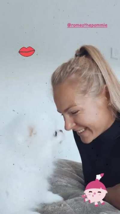 Darya Klishina kissing