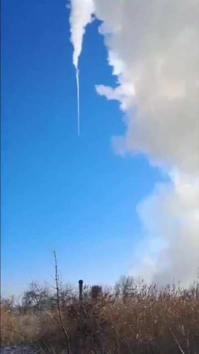 Rare Ukrainain S-300V1 launches to intercept russian Orlan-10 drone.